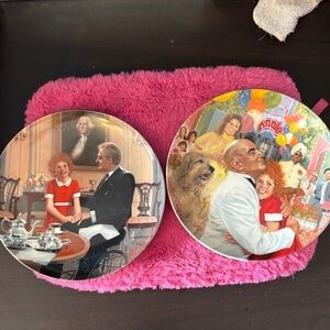 EUC VINTAGE Edwin M. Knowles 1985 and 1986 Annie movie find China plates. S